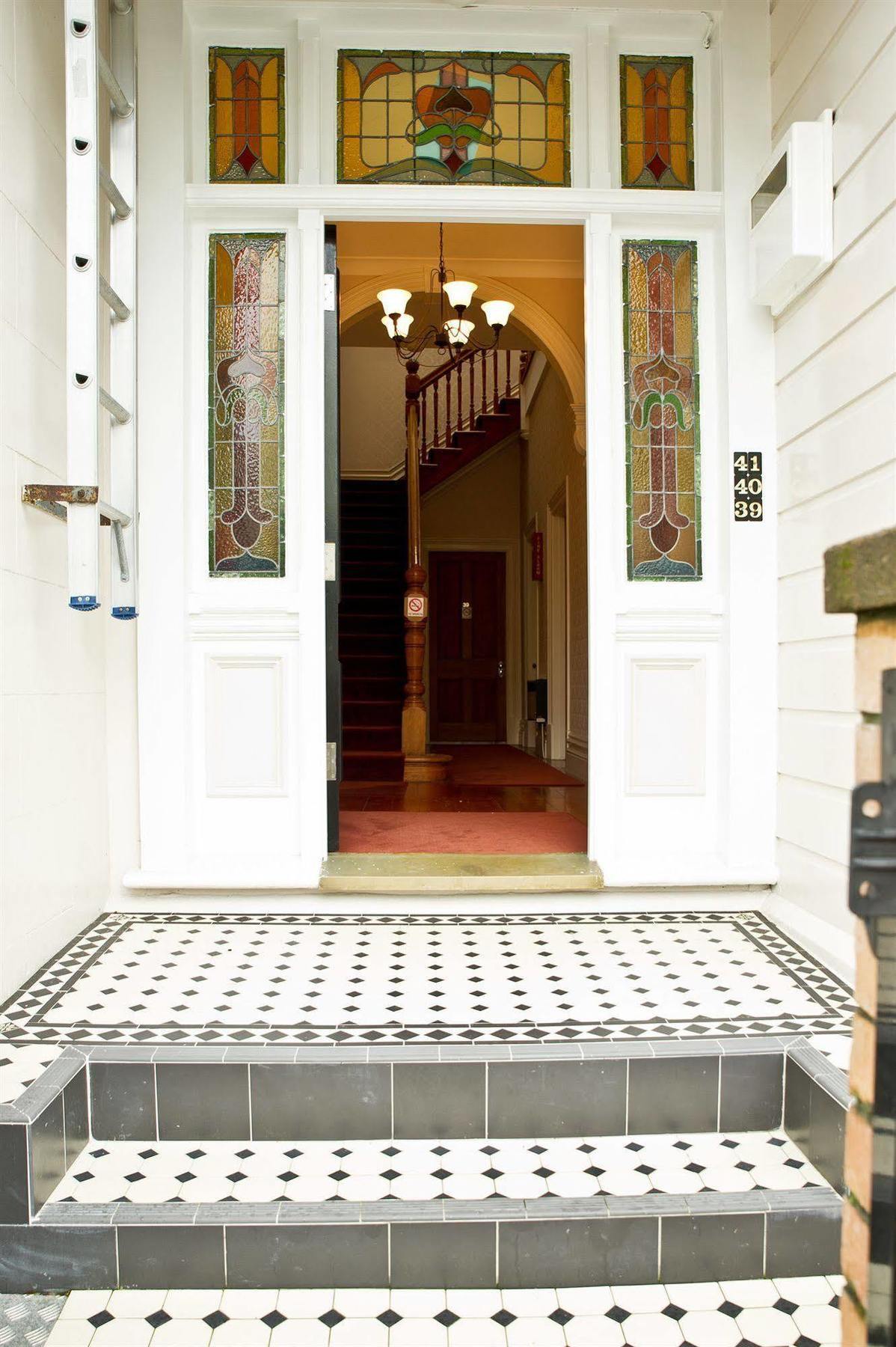 Apollo - Free Parking Motel 4*
