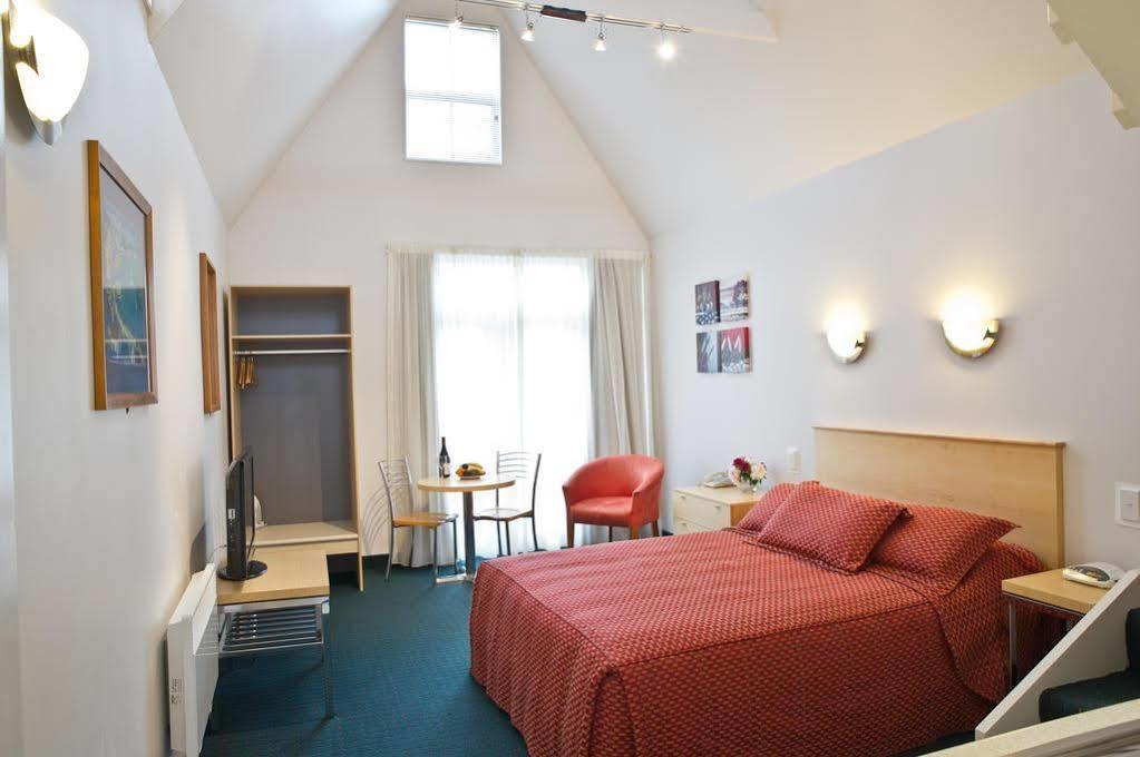 Apollo - Free Parking 4*