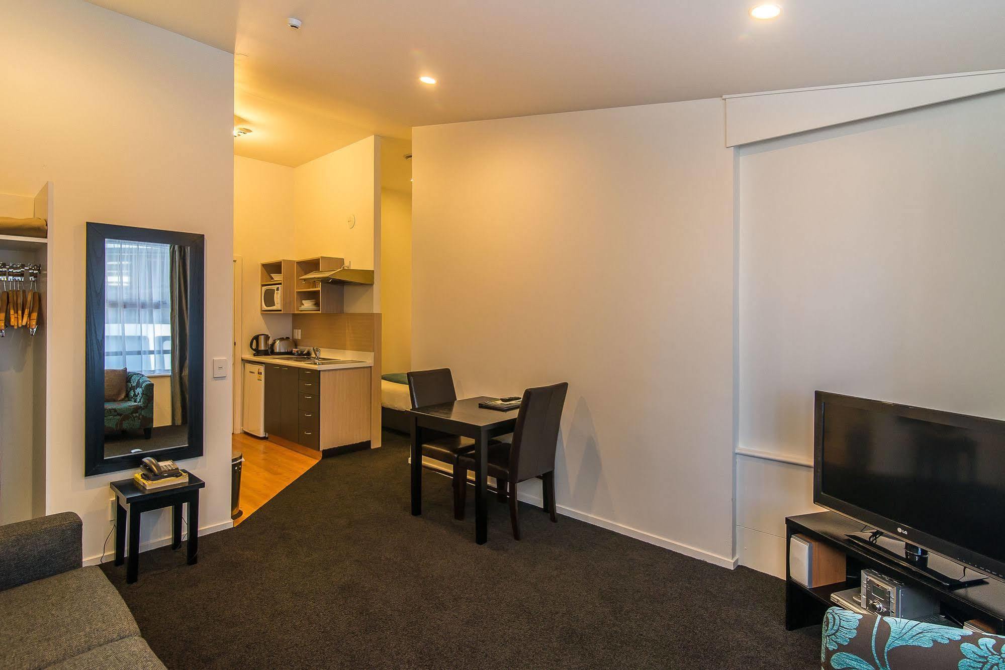 Gilmer Aparthotel 4*