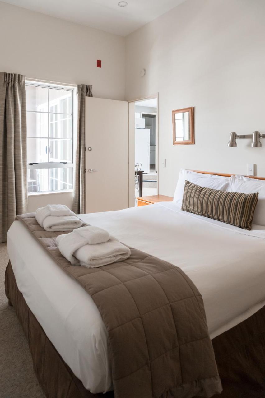 Courtenay Village Aparthotel 3*