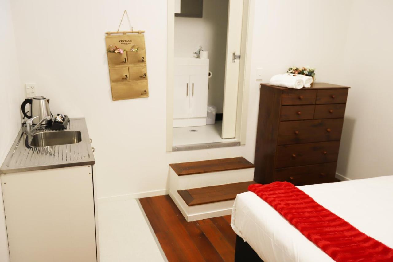 Aura 3* Wellington