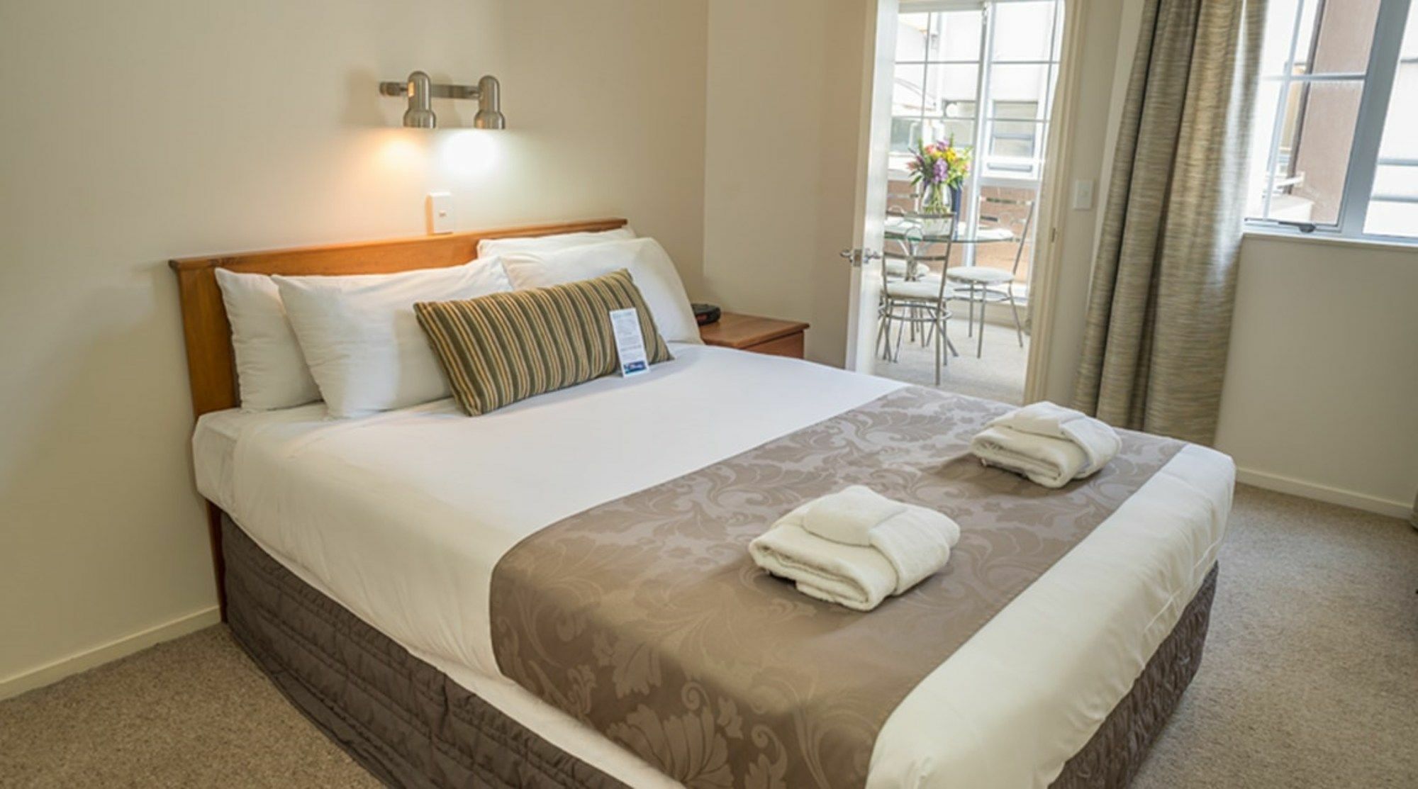 Aparthotel Courtenay Village Wellington