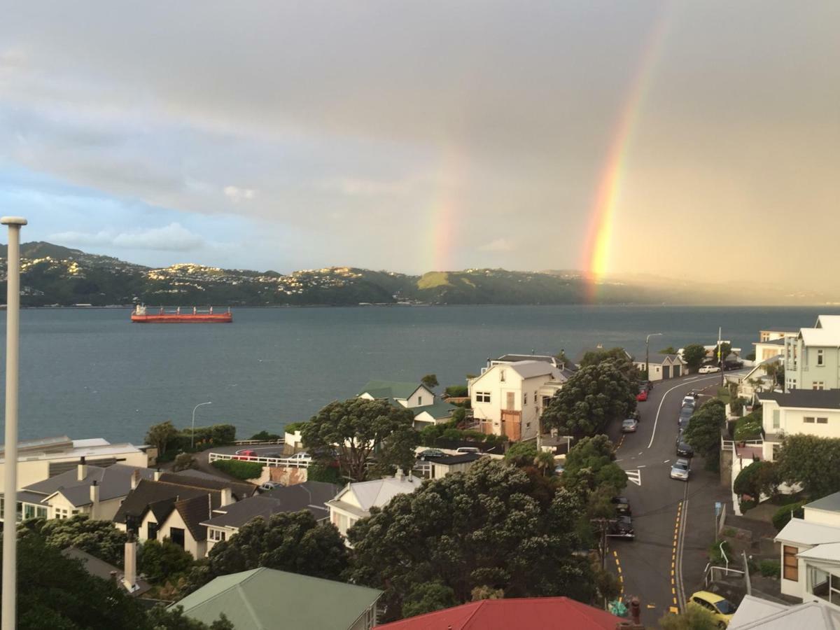 Homestay Incredible Views! Luxurious & Outdoor Living Wellington