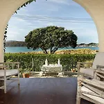Beachfront Wellington Bed And Breakfast