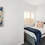 Waterfront 2-Bed Cottage, Karaka Bays