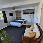 Laid-Back Lyall Self Contained Studio