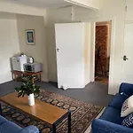 Private, Comfortable Studio.