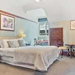 Wellesley Boutique Hotel