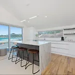 Lyall Bay Parade Apartment