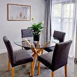 City Fringe Apartment With Garage