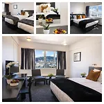 Bay Plaza Hotel