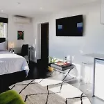 Modern Studio Ft Stunning Harbour Views
