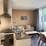 Sunny And Central Wellington Apartment