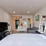 Cosy Central Studio