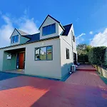Sunny Family Retreat & Comforts