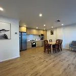 No Party Allowed, Entire Brand New 3 Bedroom Townhouse, Free Unlimited Fibre Wifi And Free Parking