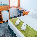 The Cambridge Hotel & Backpackers