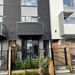 Wellington Cozy Townhouse