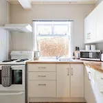 Sunny 1 Bedroom Flat With Parking