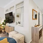 Spacious, 2 Bed, Central City Retreat