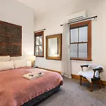 The Birds Nest - Central City Loft