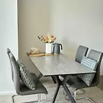 Great City-View Modern Apartment