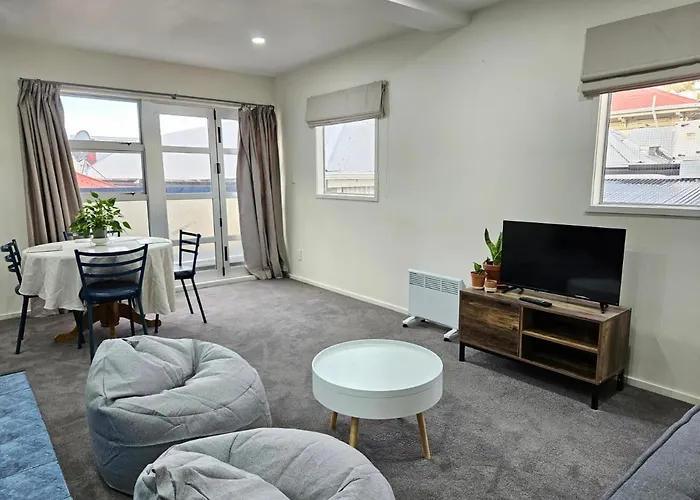 4 Bedrooms, Very Central Townhouse!