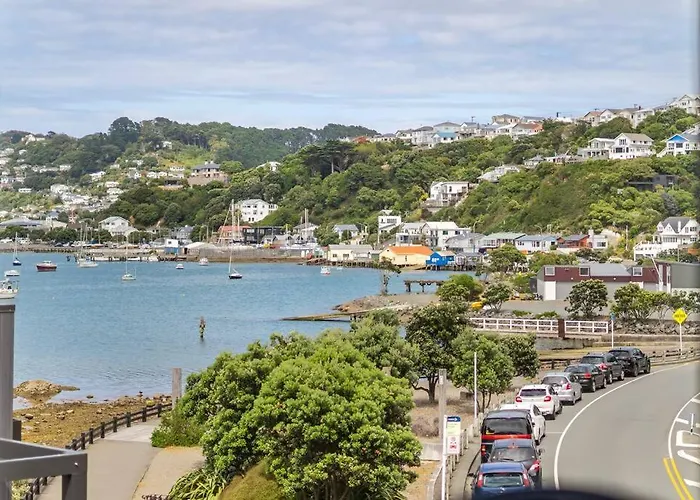 Seaside Escape, Your Coastal City Getaway