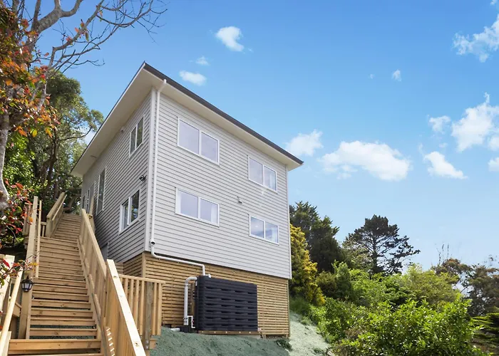 Stunning View, Privacy, Close To Ferry & Brand-New