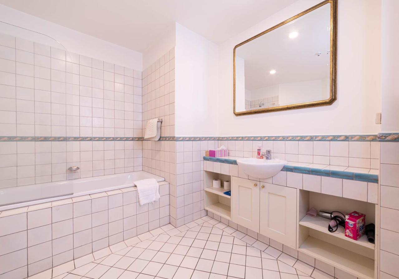 Cbd Apartment