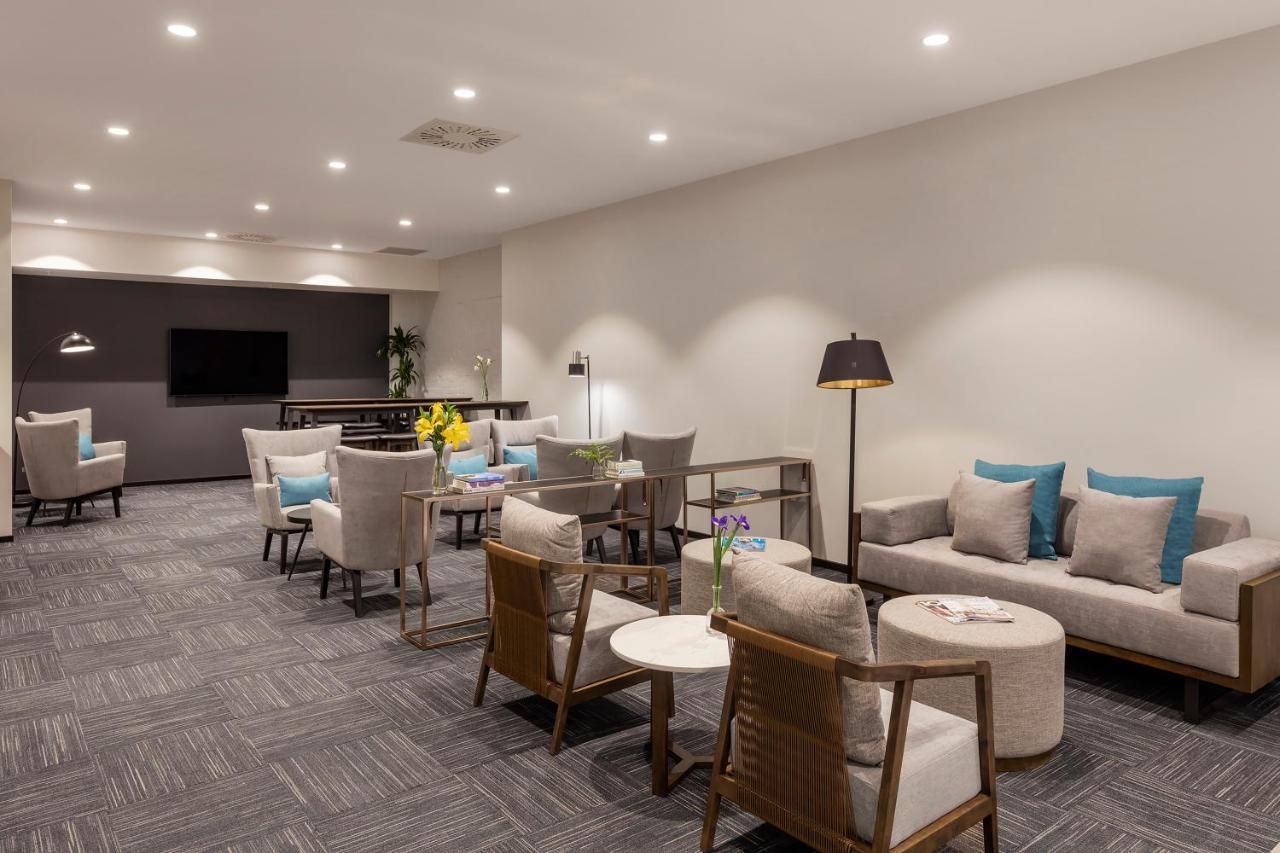 @ 89 Courtenay Place 4*