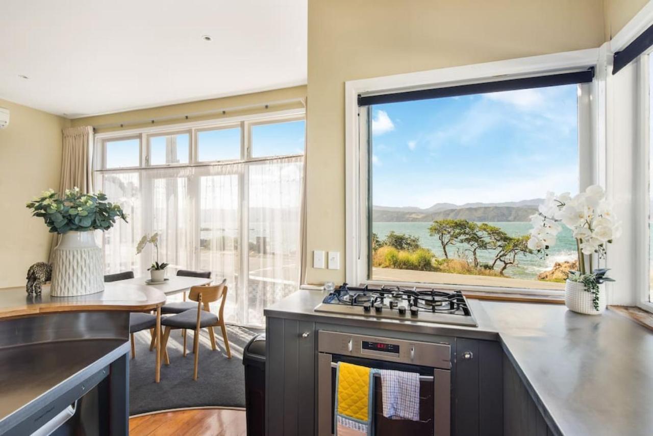 Holiday home Waterfront 2-bed Cottage, Karaka Bays *