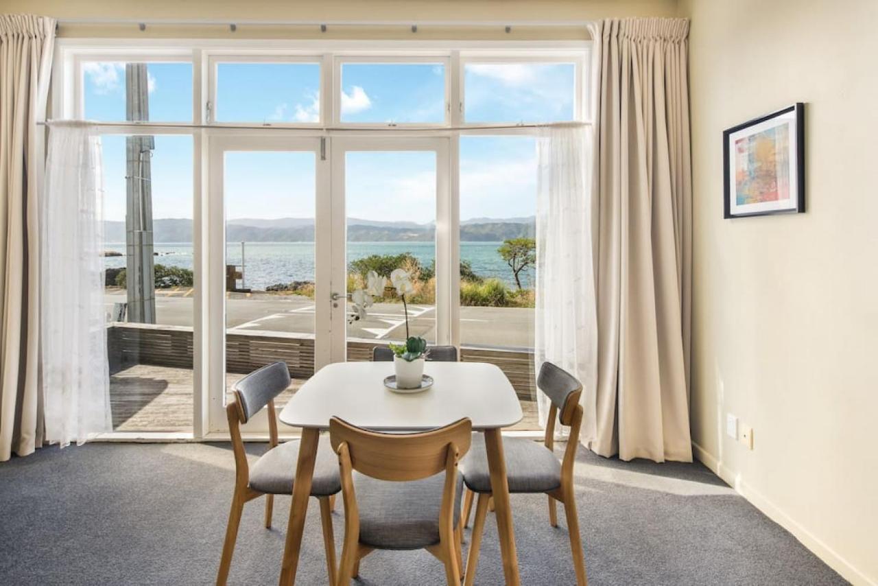 Holiday home Waterfront 2-bed Cottage, Karaka Bays *