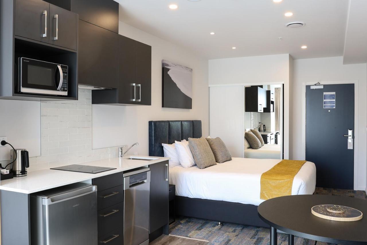 Ramada By Wyndham Taranaki Street Hotel