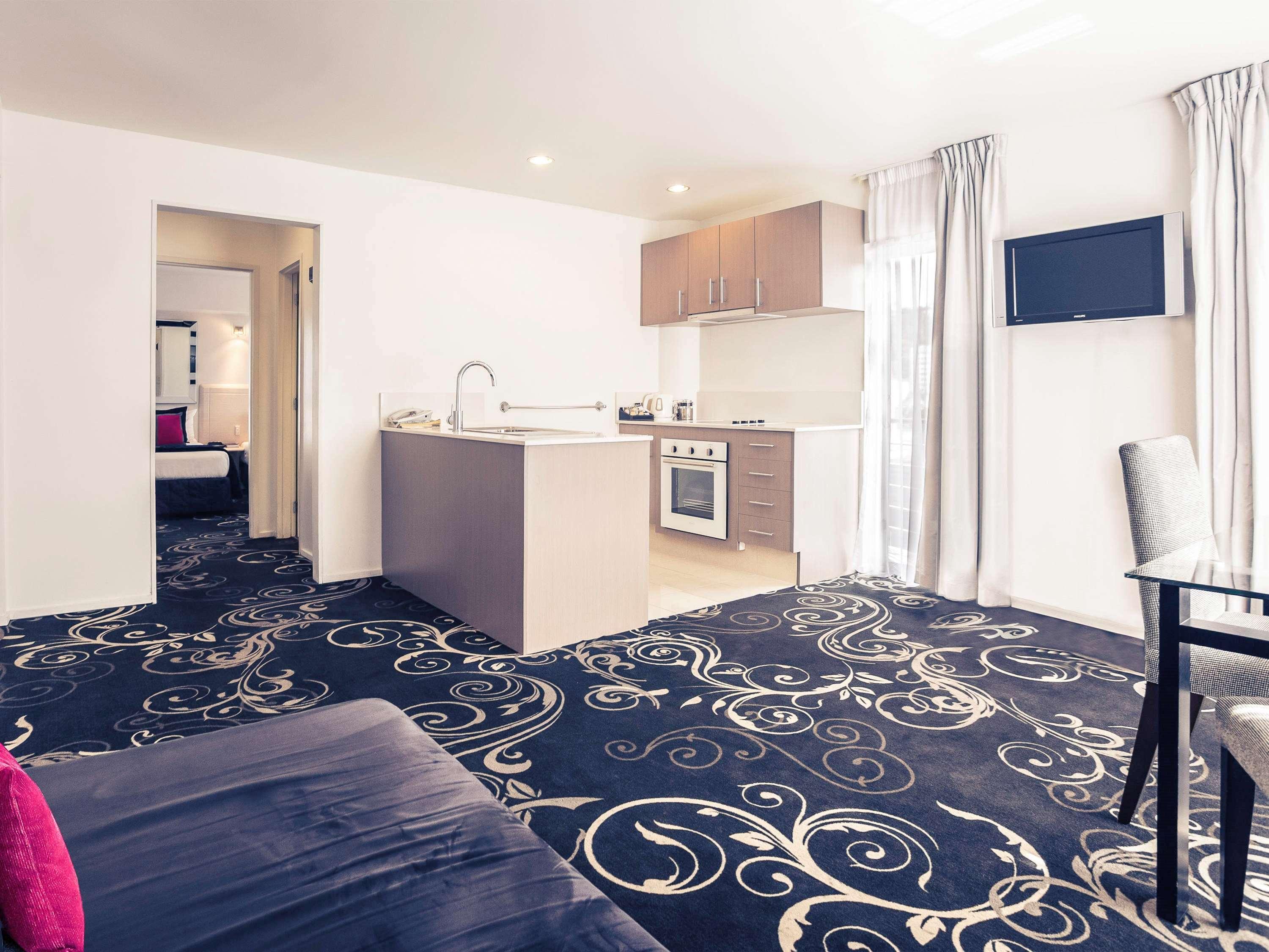 Mercure And 3*