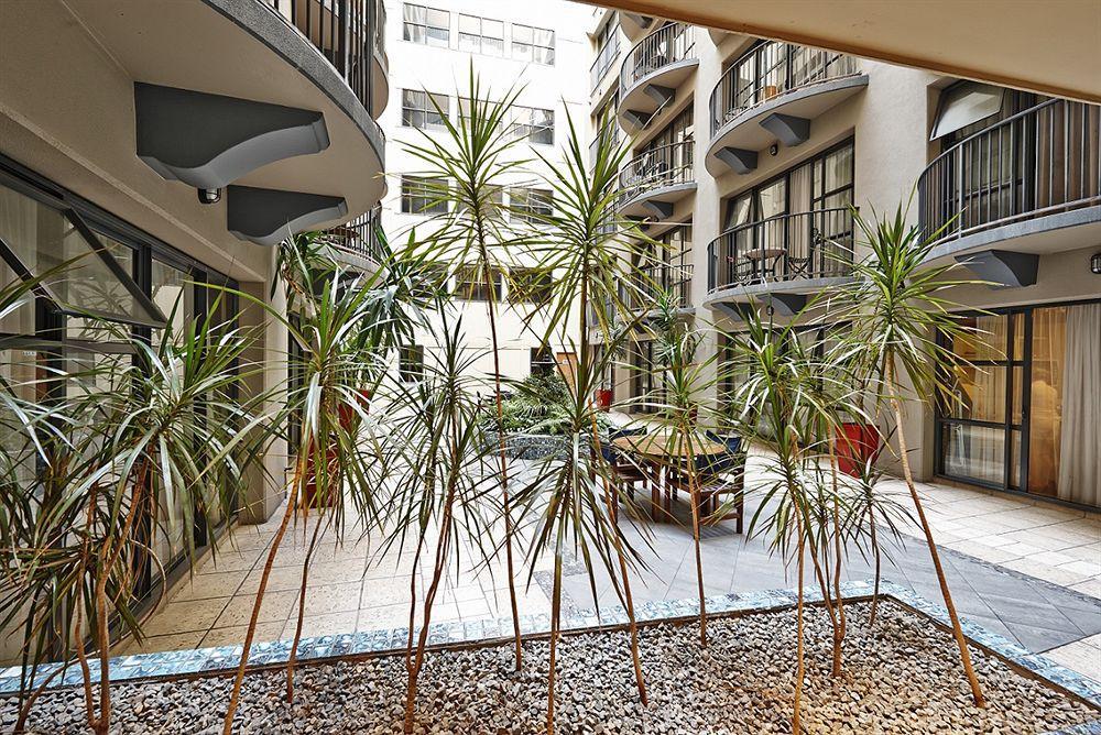 Quest Atrium Serviced Aparthotel 4*