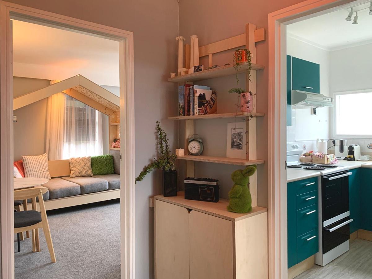Apartment Nest- View & Style *