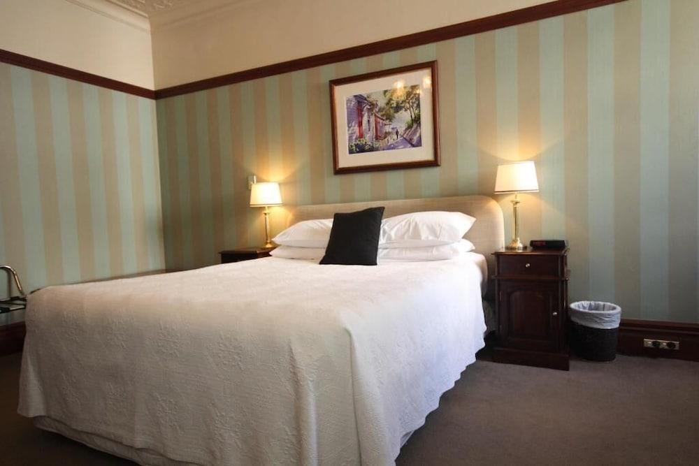 Wellesley Boutique Hotel