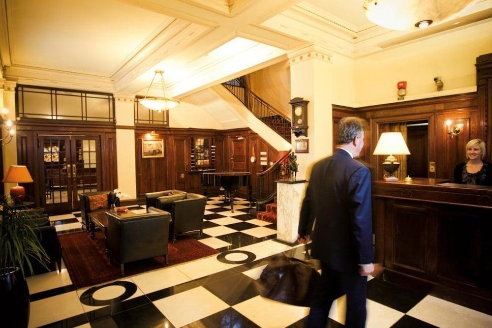 Wellesley Boutique 4*