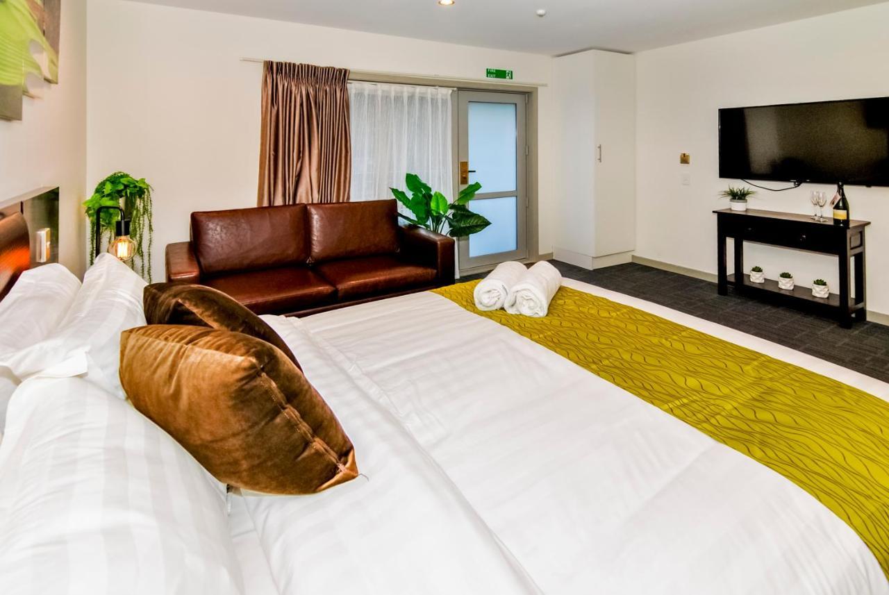 Newlands Court 3* Wellington