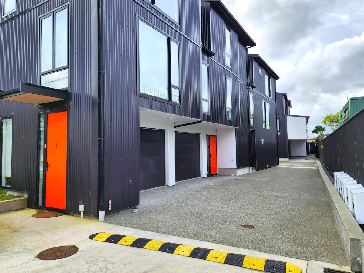 U On Rongotai Rd Wellington