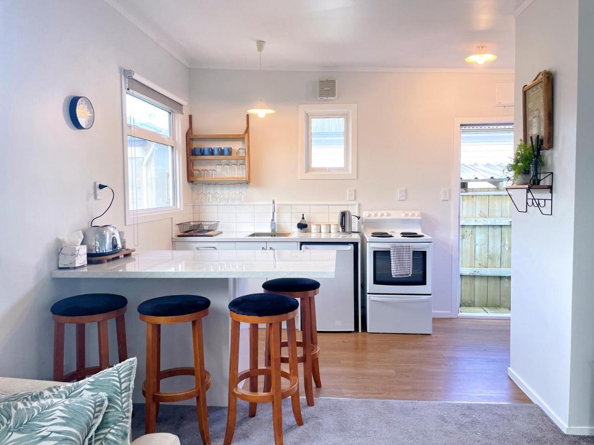 Holiday home Cozy N Comfortable,5 Mins To Airport