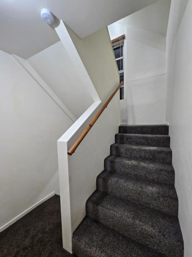 4 Bedrooms, Very Townhouse! * Wellington