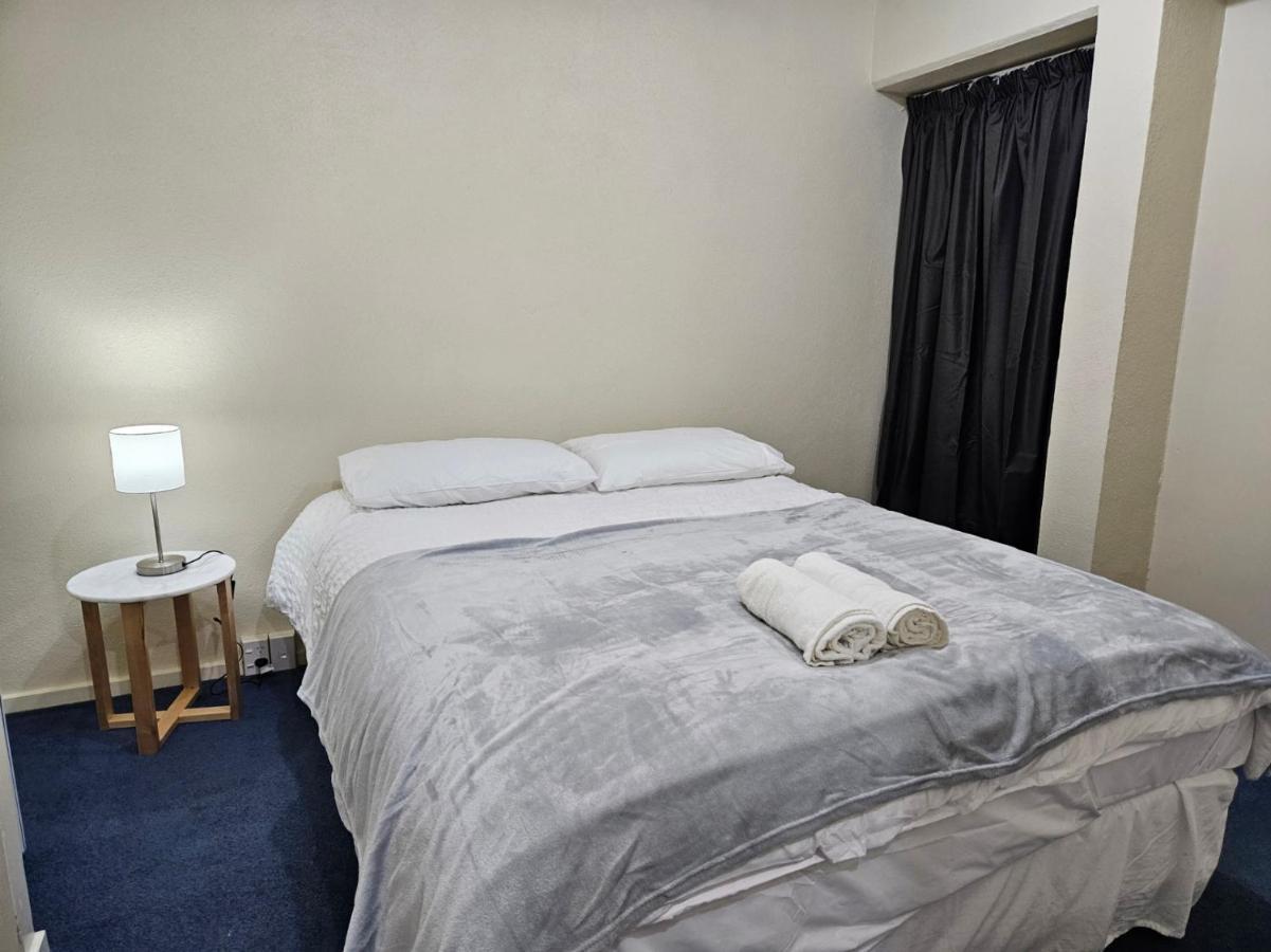 4 Bedrooms, Very Townhouse! Apartment