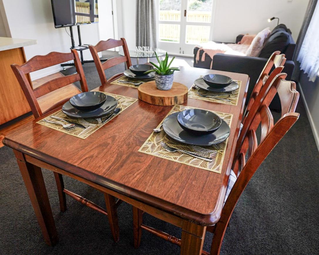 The Hidden Gem - Tranquility Close To Town Apartment Wellington