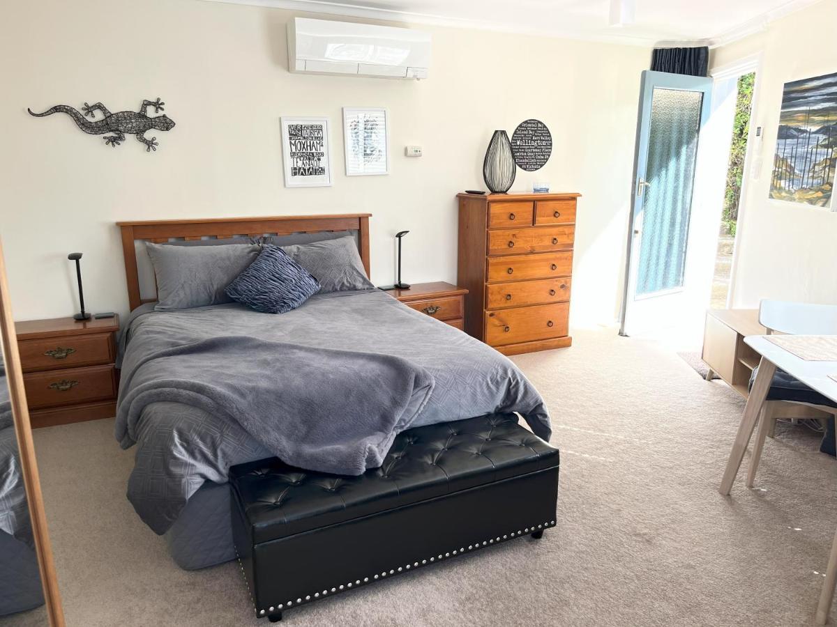 Superbly Located Studio Apartment *