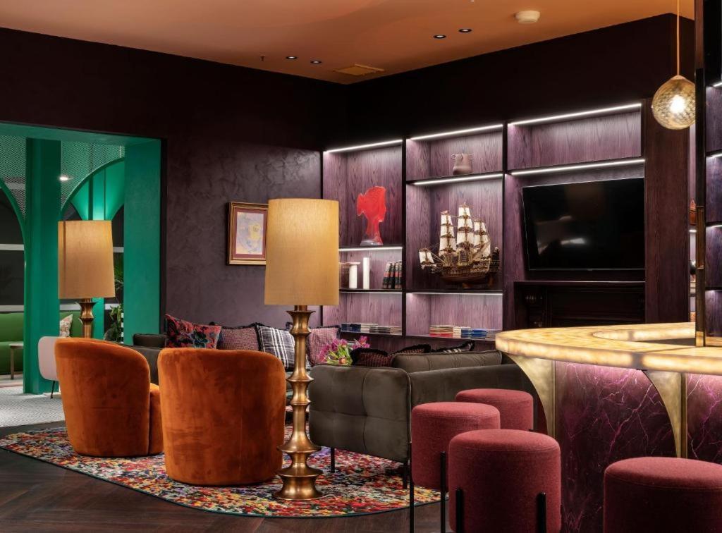 Apartment Boutique Complex With Hot Tub, Pool & Gym *