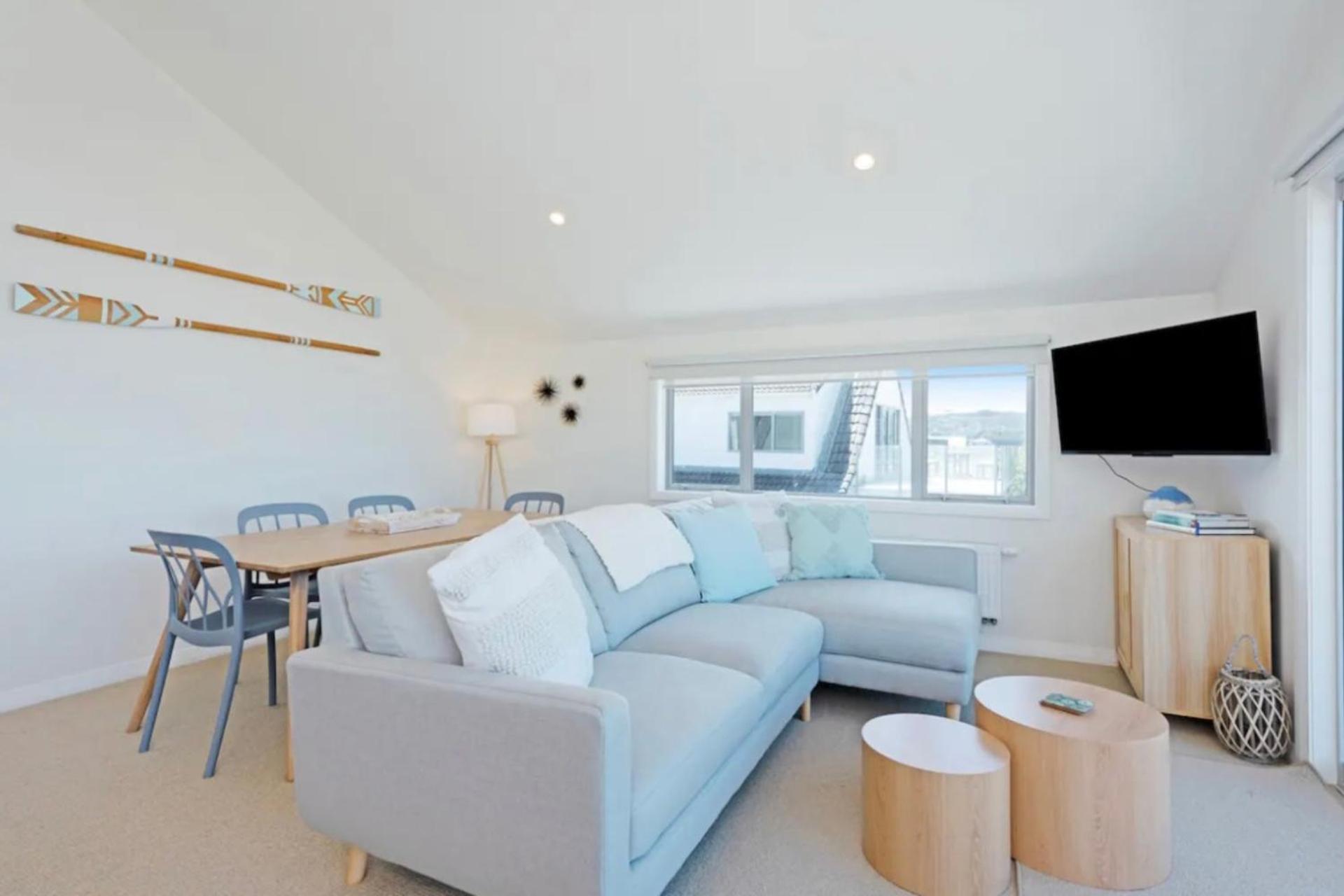 Lyall Bay Parade Apartment Wellington