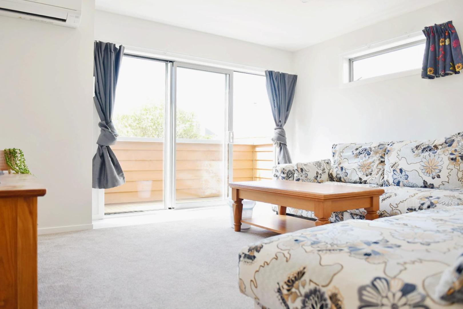 Johnsonville Brand New Lovely Townhouse Holiday home Wellington