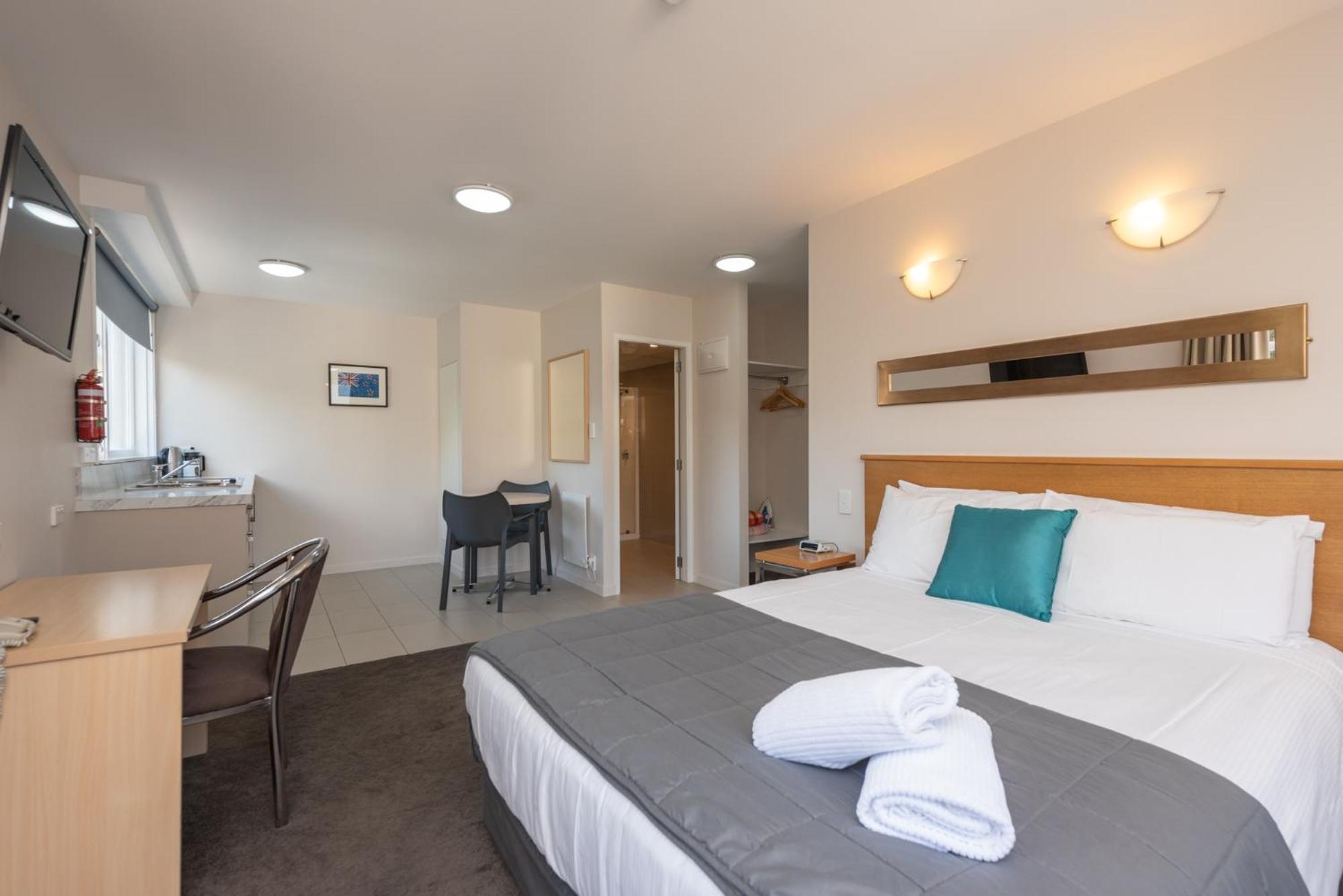 Capital View Motor Motel 4*